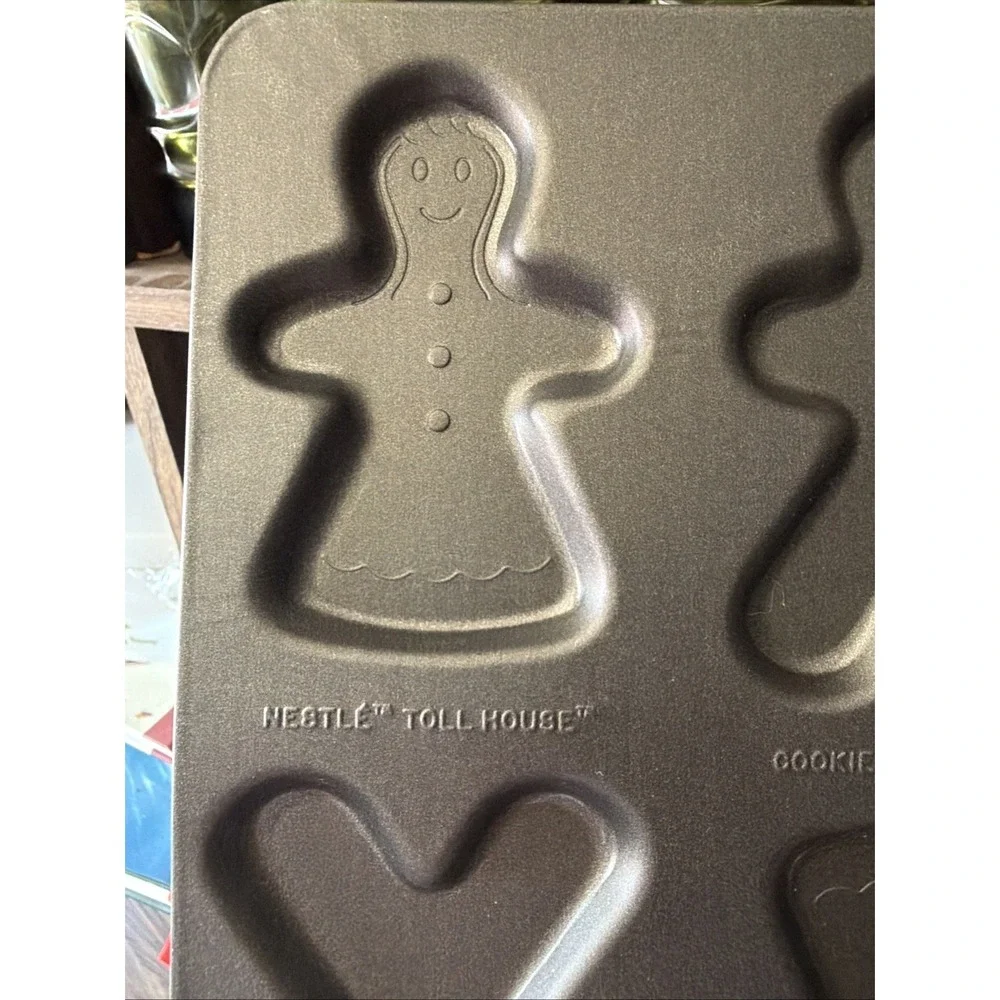 Nestle‎ Tollhouse Cookie Kids Baking Pan Gingerbread Boy and Girl